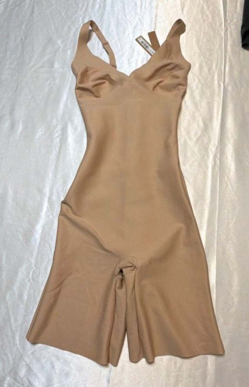 SKIMS Body Unlined Plunge Mid Thigh Bodysuit Clay Size S
